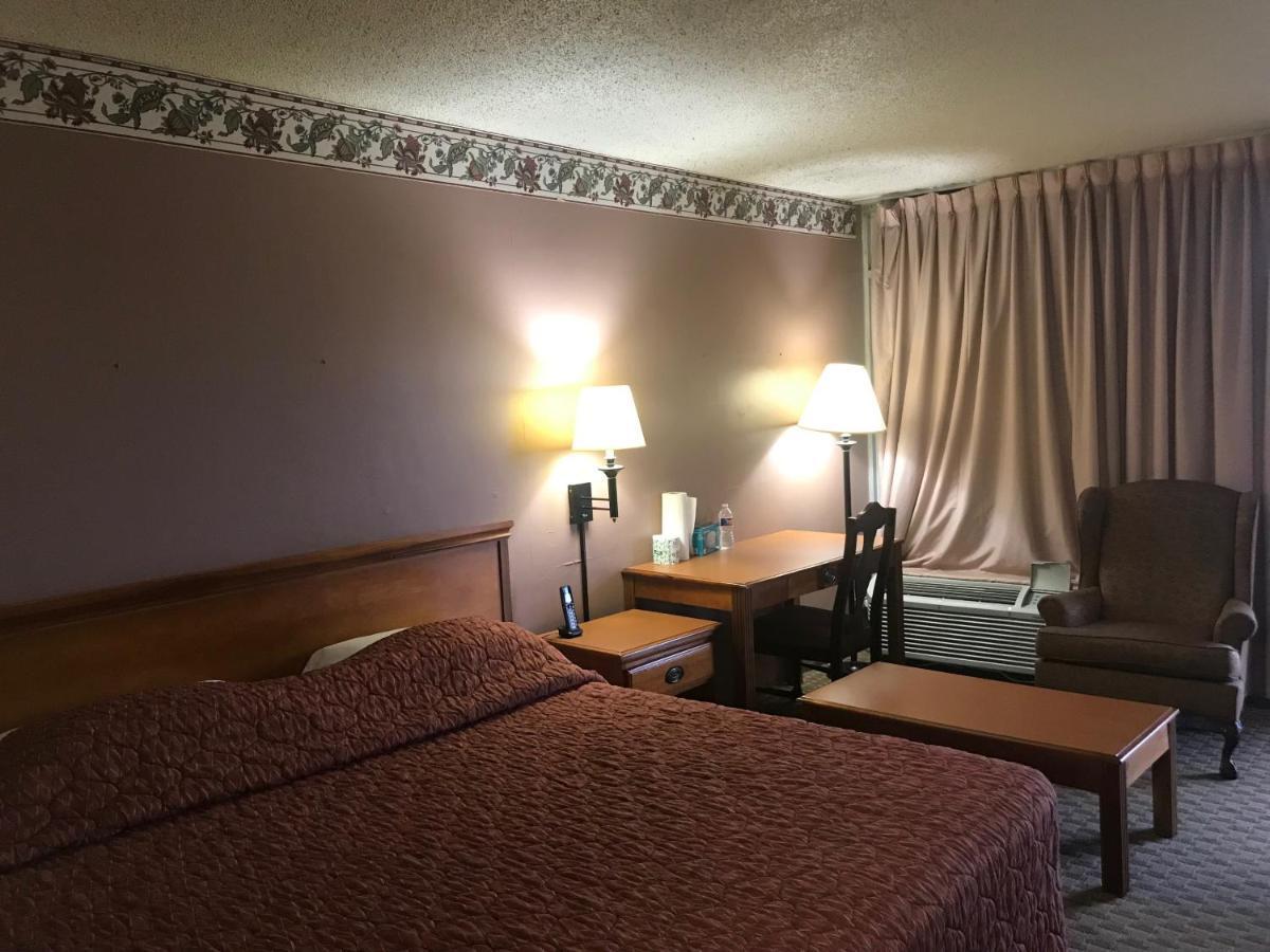 Tyler Inn & Suites Exteriér fotografie